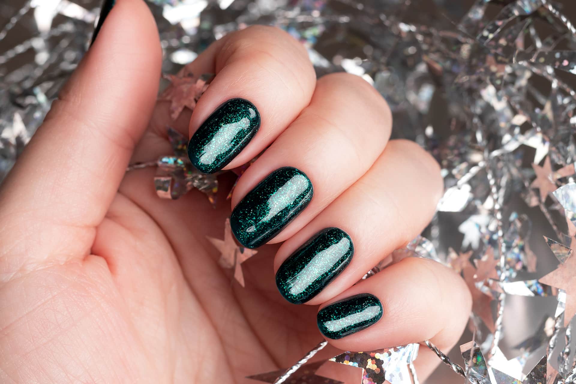 dark green christmas nails